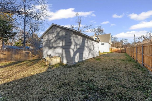 436 S Ash Street, Ottawa, KS 66067
