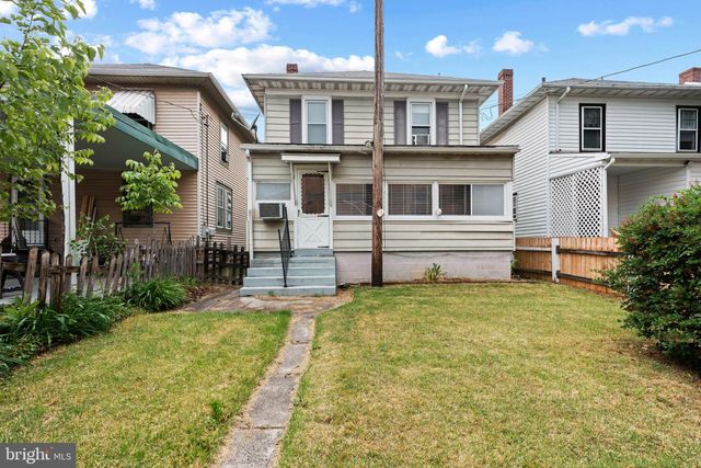 6 S PENN ST, Hanover, PA 17331
