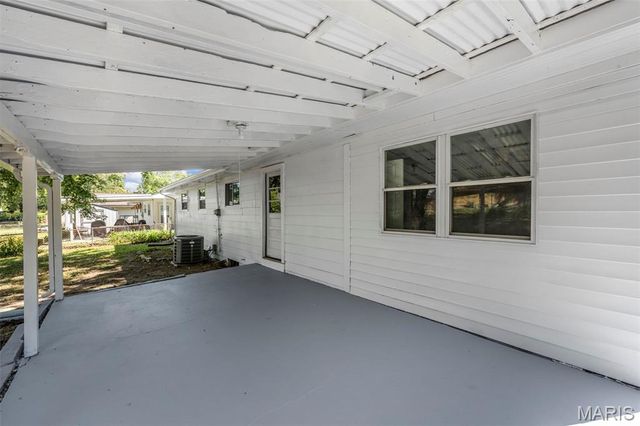 655 Gerald Avenue, Florissant, MO 63031