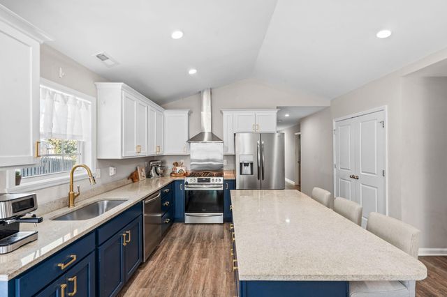 2900 Sullivans Trace, Lexington, KY 40511