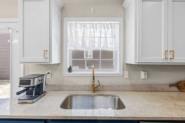 2900 Sullivans Trace, Lexington, KY 40511