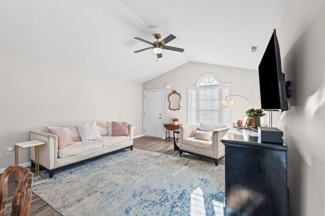 2900 Sullivans Trace, Lexington, KY 40511