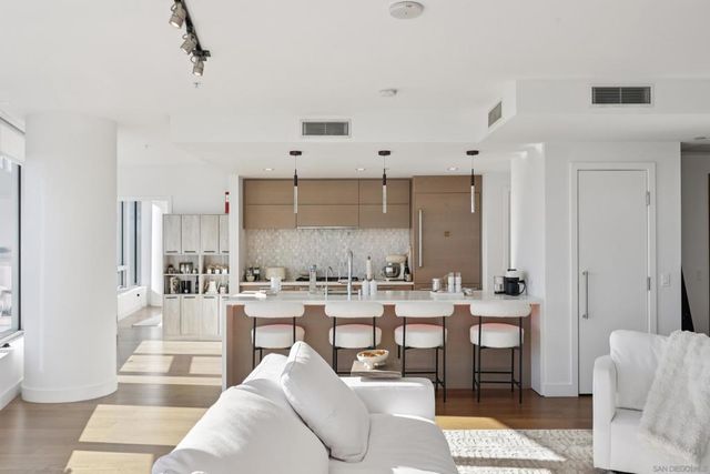 888 W E St 1504, San Diego, CA 92101