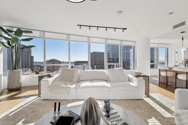 888 W E St 1504, San Diego, CA 92101