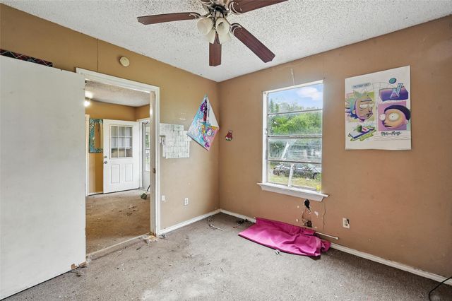 3824 Stuart Drive, Fort Worth, TX 76110