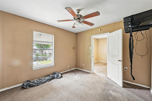 3824 Stuart Drive, Fort Worth, TX 76110