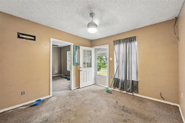 3824 Stuart Drive, Fort Worth, TX 76110