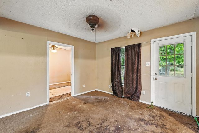 3824 Stuart Drive, Fort Worth, TX 76110