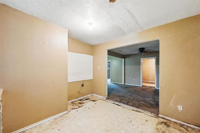 3824 Stuart Drive, Fort Worth, TX 76110