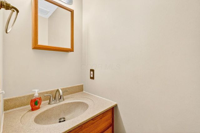 6495 Saylor Street, Canal Winchester, OH 43110