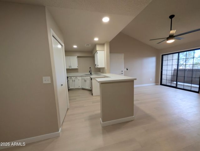 533 W GUADALUPE Road 2016, Mesa, AZ 85210