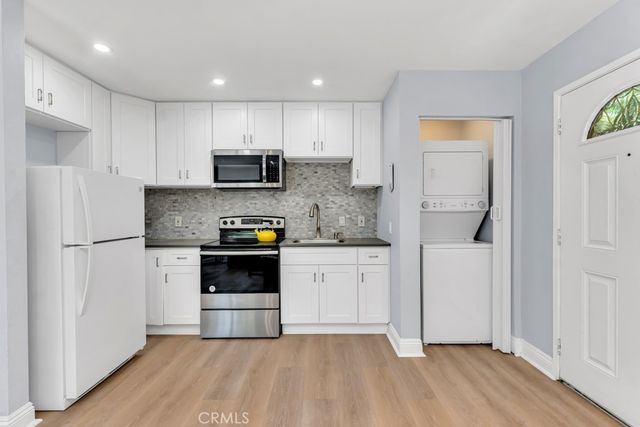 23350 Vanowen Street, West Hills, CA 91307