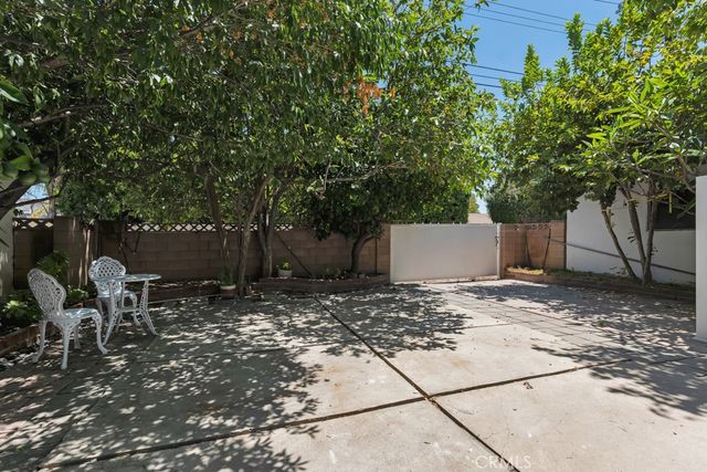 23350 Vanowen Street, West Hills, CA 91307