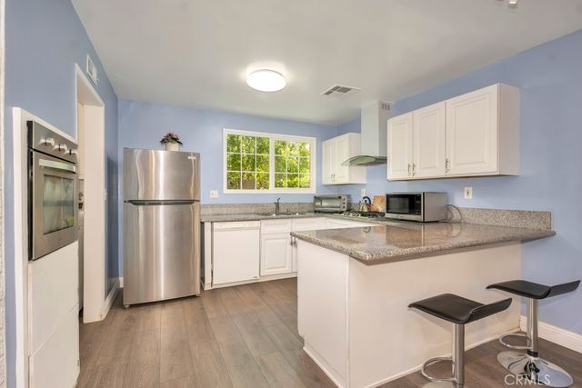 23350 Vanowen Street, West Hills, CA 91307