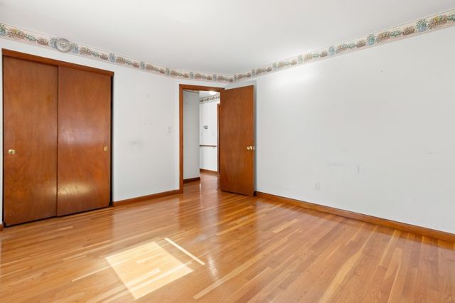 163 Center St, Groveland, MA 01834
