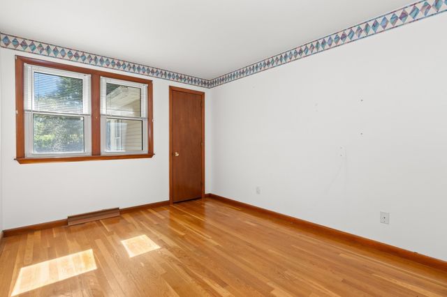 163 Center St, Groveland, MA 01834