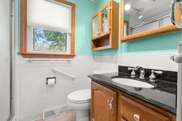 163 Center St, Groveland, MA 01834