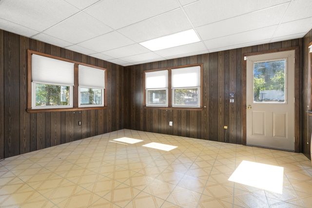 163 Center St, Groveland, MA 01834