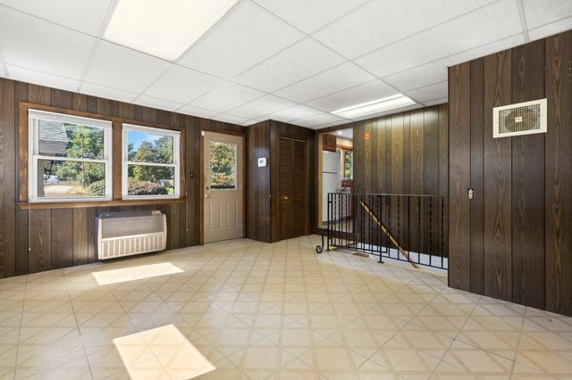 163 Center St, Groveland, MA 01834