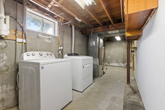 163 Center St, Groveland, MA 01834