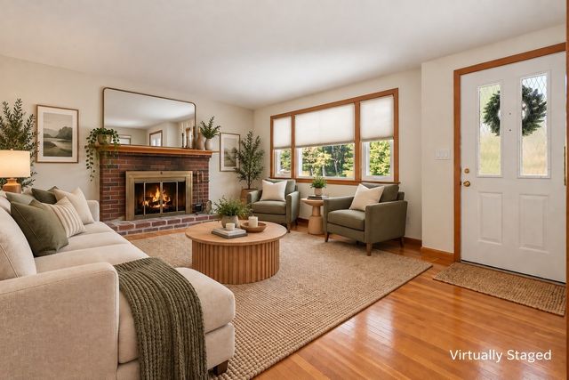 163 Center St, Groveland, MA 01834