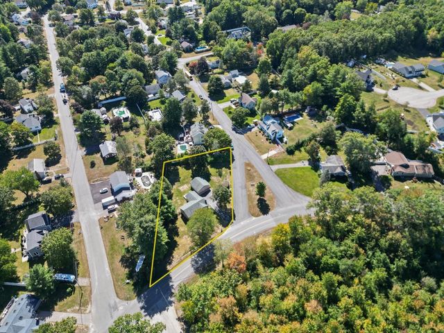 163 Center St, Groveland, MA 01834