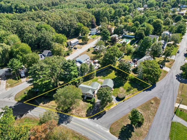 163 Center St, Groveland, MA 01834