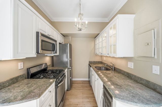 53 Garden St 4, Boston, MA 02114
