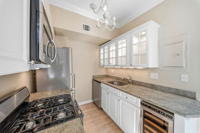 53 Garden St 4, Boston, MA 02114