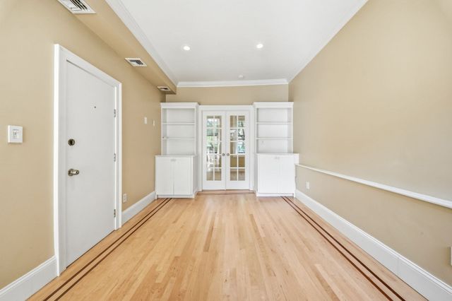 53 Garden St 4, Boston, MA 02114