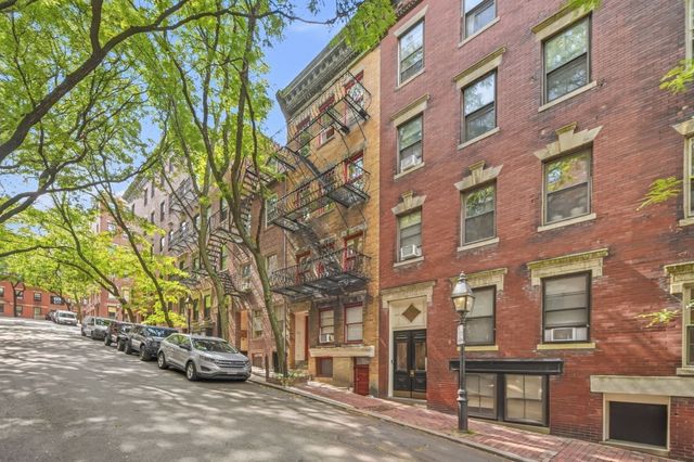 53 Garden St 4, Boston, MA 02114