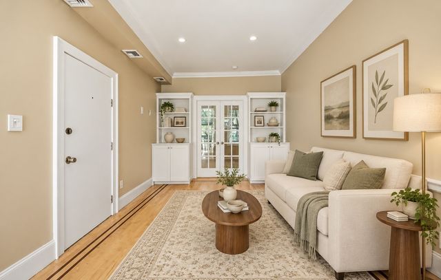 53 Garden St 4, Boston, MA 02114
