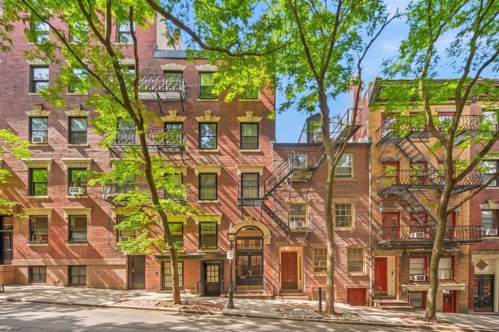 53 Garden St 4, Boston, MA 02114