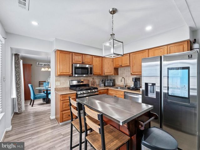 3 HEWITT LN, Sicklerville, NJ 08081