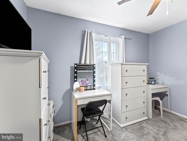 3 HEWITT LN, Sicklerville, NJ 08081