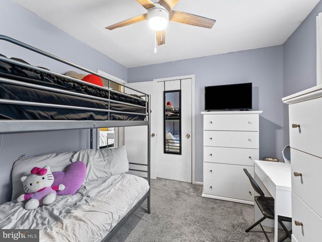 3 HEWITT LN, Sicklerville, NJ 08081