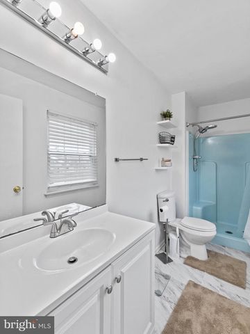 3 HEWITT LN, Sicklerville, NJ 08081