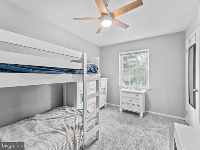 3 HEWITT LN, Sicklerville, NJ 08081