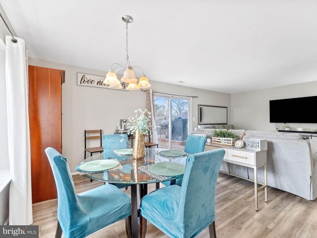 3 HEWITT LN, Sicklerville, NJ 08081