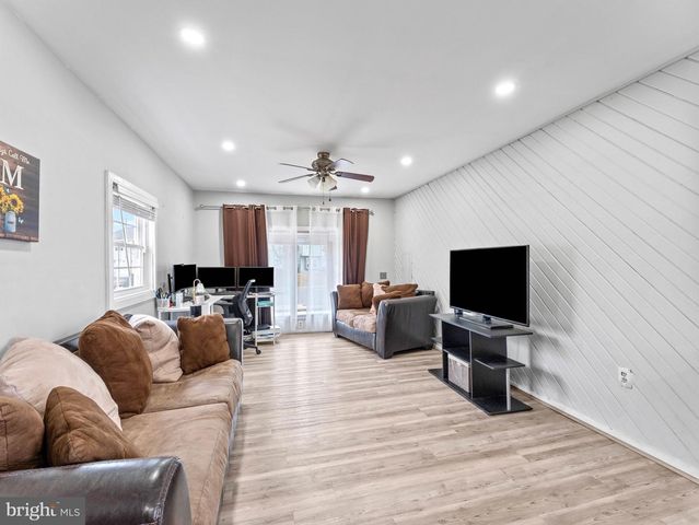 3 HEWITT LN, Sicklerville, NJ 08081