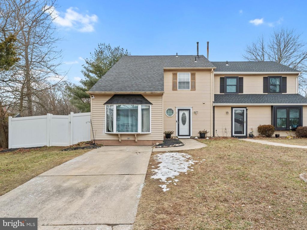 3 HEWITT LN, Sicklerville, NJ 08081