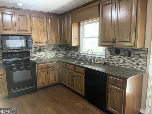 31 Williamsburg Drive NW, Rome, GA 30165