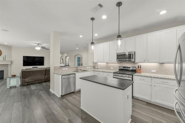 6302 Bain Drive, Missouri City, TX 77459