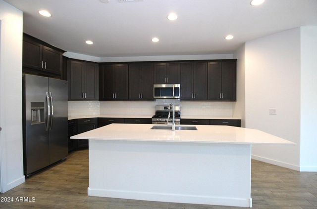 1649 W La Mirada Drive, Phoenix, AZ 85041