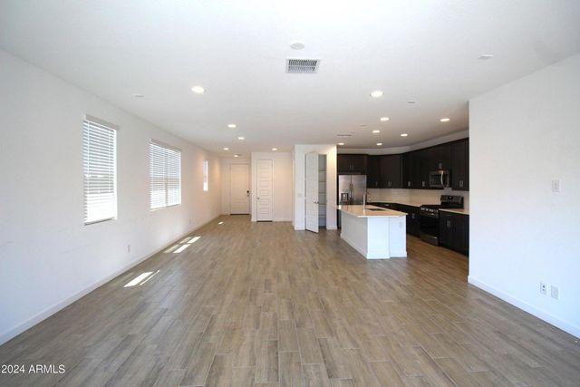 1649 W La Mirada Drive, Phoenix, AZ 85041