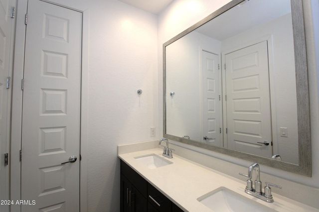 1649 W La Mirada Drive, Phoenix, AZ 85041