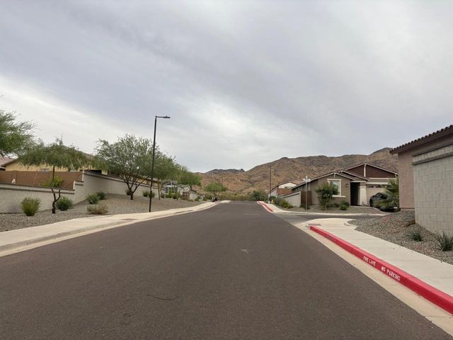 1649 W La Mirada Drive, Phoenix, AZ 85041