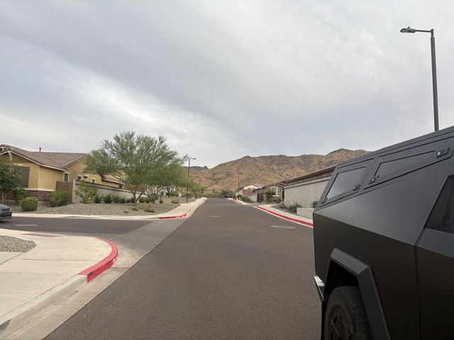 1649 W La Mirada Drive, Phoenix, AZ 85041