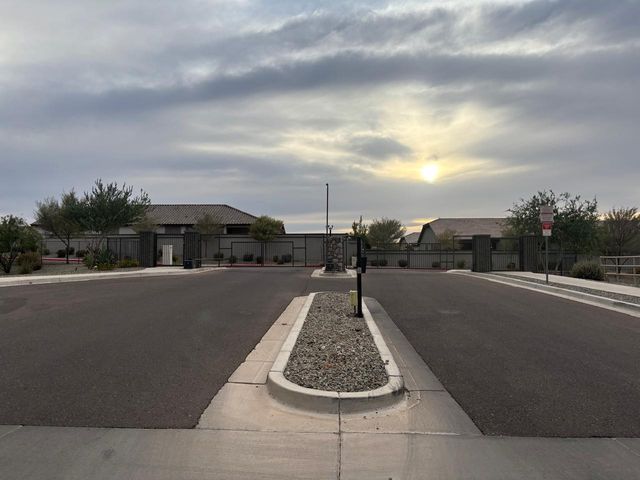 1649 W La Mirada Drive, Phoenix, AZ 85041