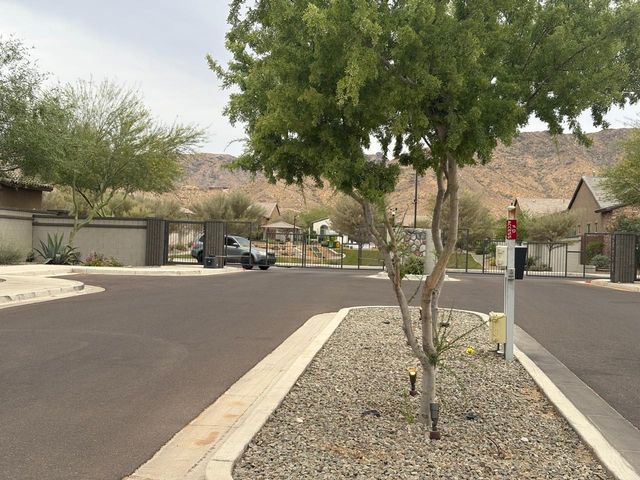 1649 W La Mirada Drive, Phoenix, AZ 85041